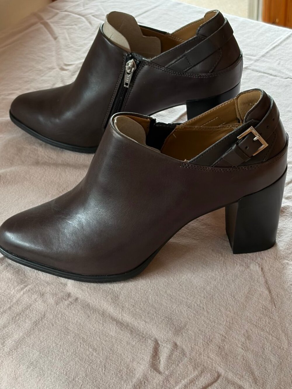 Clarks leather booties 10 M